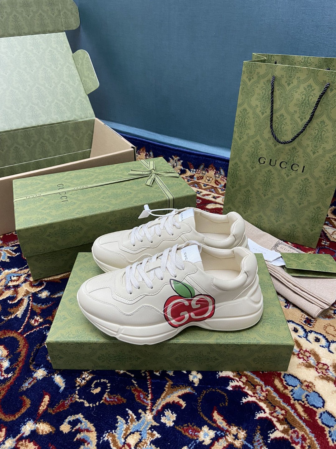Gucci Women’s Rhyton Sneaker With Gucci Apple White Ivory For Women 609343 DRW00 9522