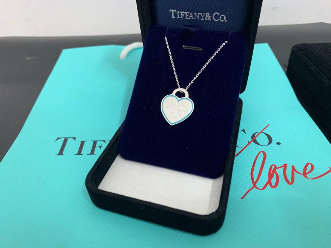 Tiffany & Co Heart Tag Pendant Necklace Silver 60014183