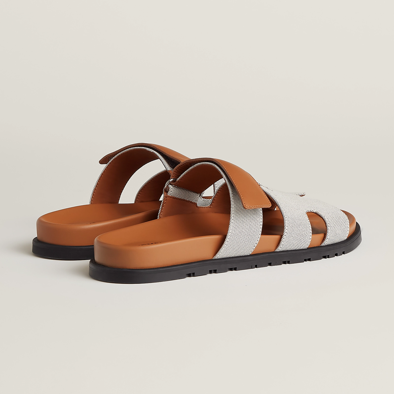 chypre-sandal–231819ZHPN-worn-6-0-0-1600-1600-q99_g
