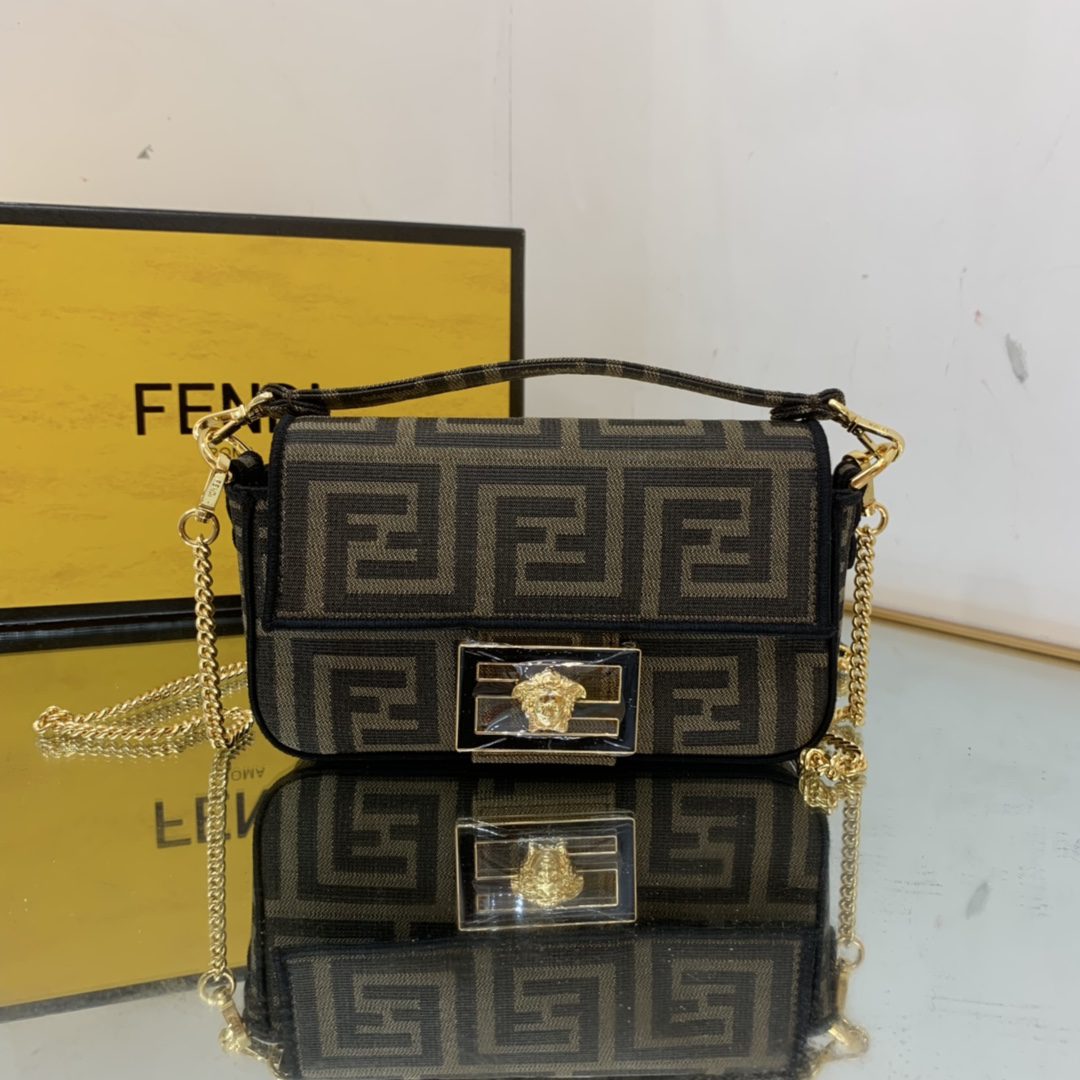 Fendi Baguette Brown fabric Brown Small Bag For Woman 18.5cm/7in