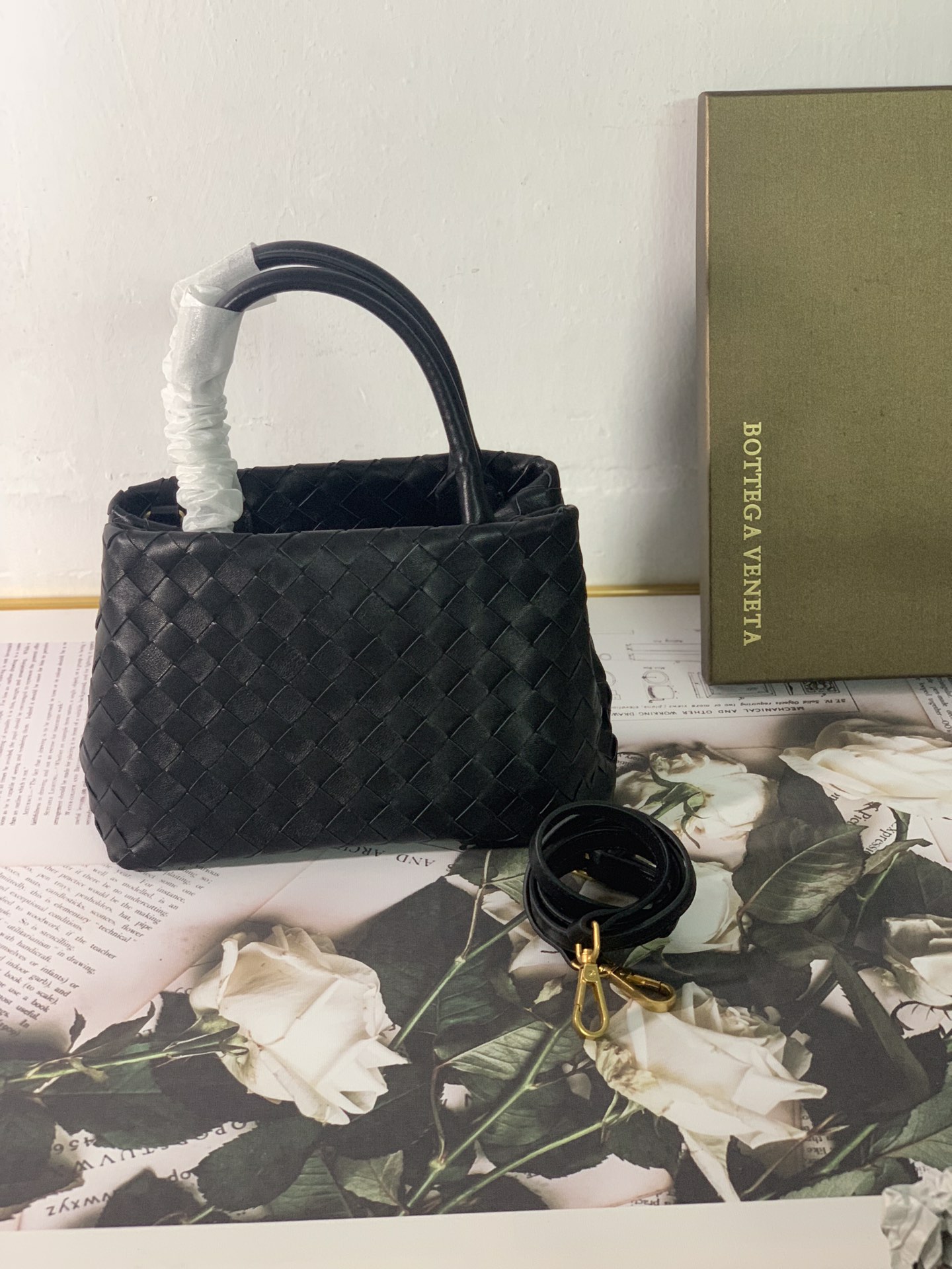 Bottega Veneta Handle Bag Black, For Women, Women’s Bags 12in/29.5cm