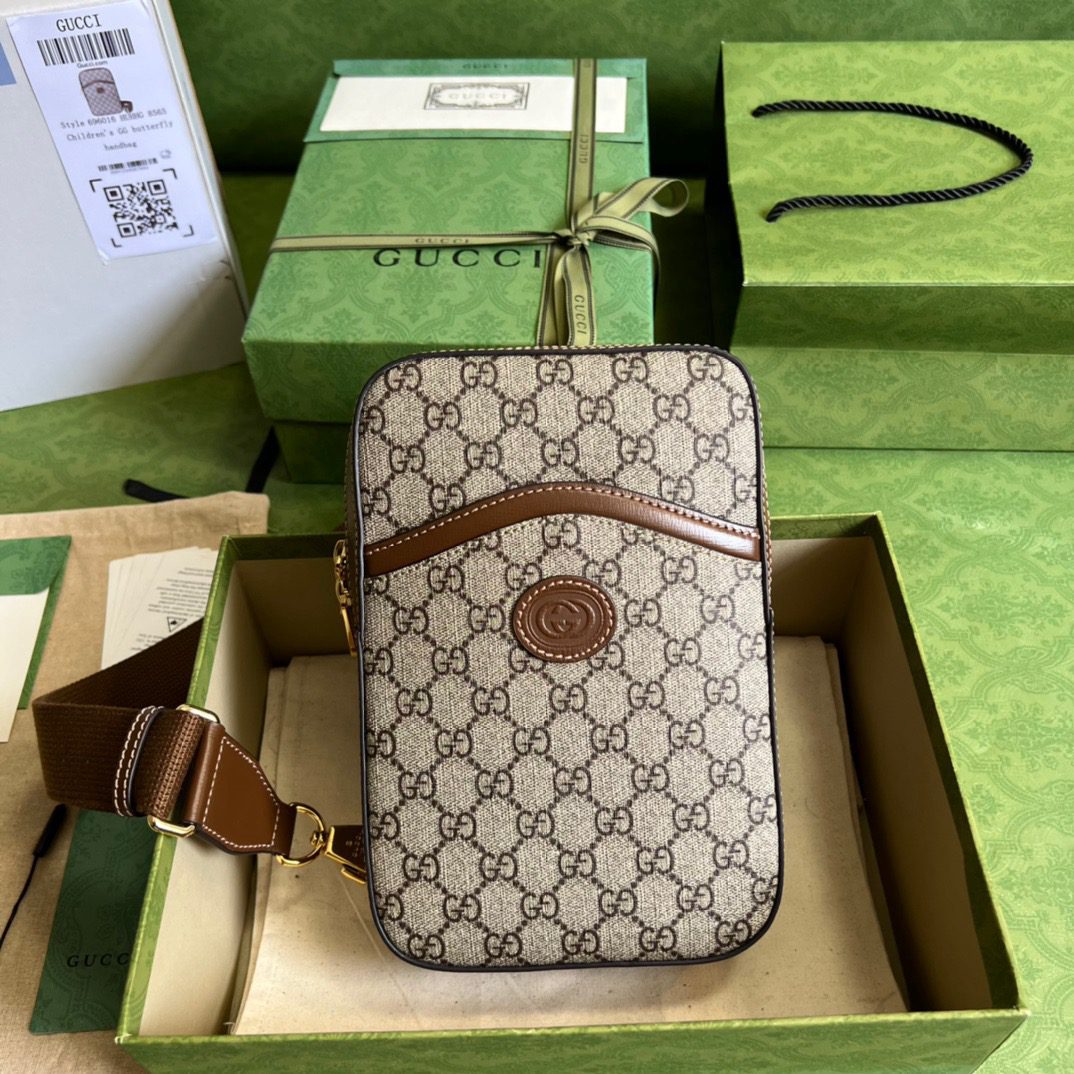 Gucci Sling Backpack With Interlocking G Beige And Ebony Gucci Supreme Canvas For Men 9.4in/24cm Gucci 696016 92THG 8563