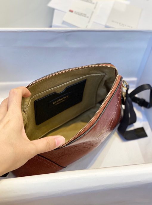 d9e9b155-2.jpg