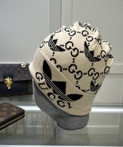 Gucci Beanie Cashmere In Beige