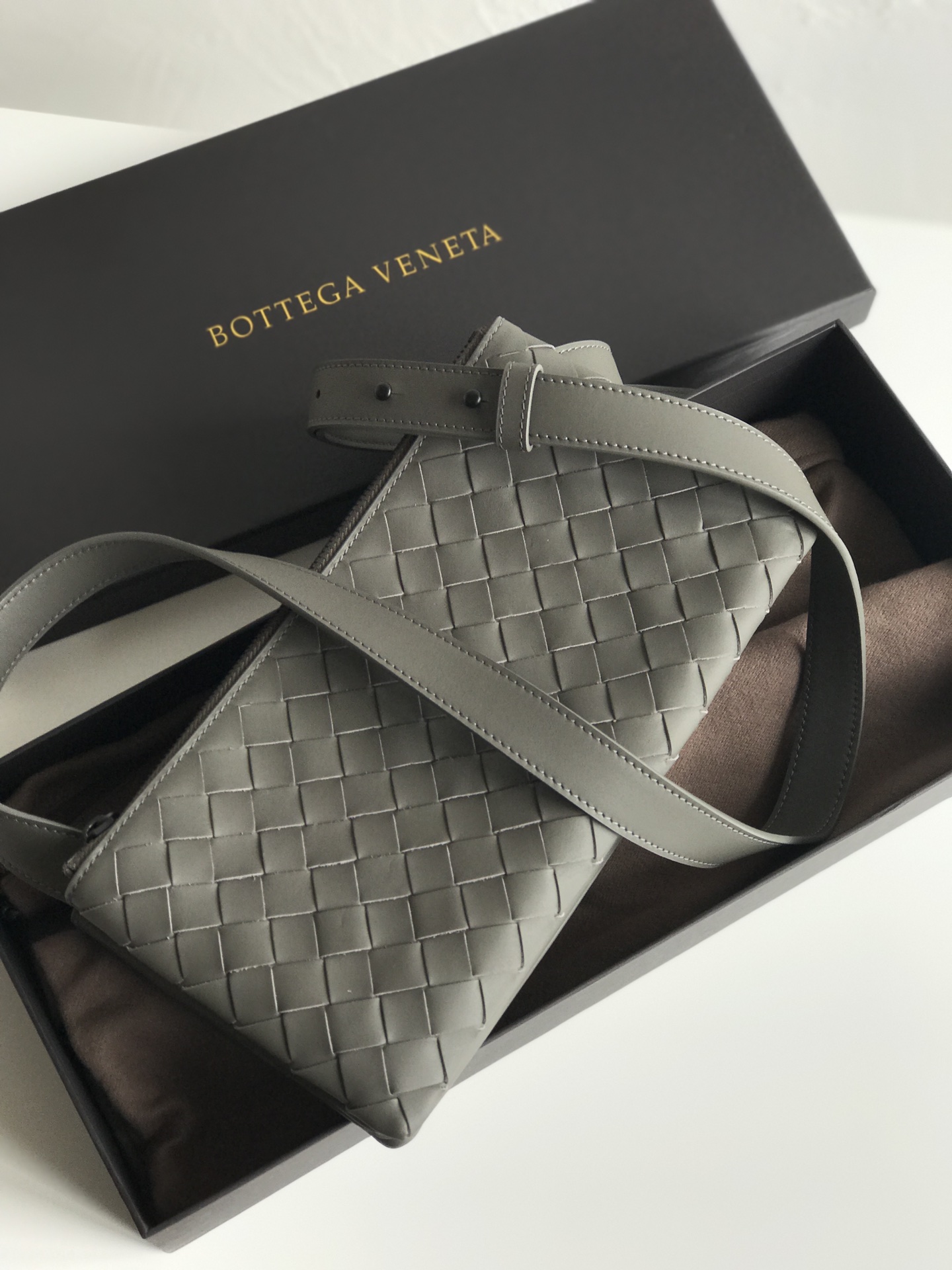 Bottega Veneta Crossbody Bag Gray, For Women, Women’s Bags 10.2in/26cm