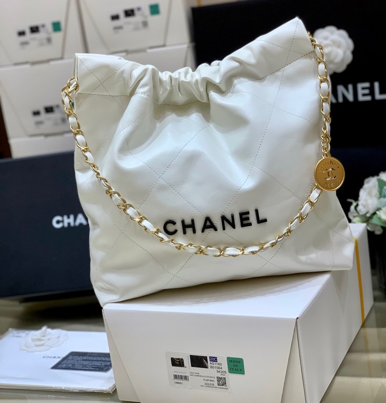 Chanel 22 Handbag White For Women 14.4in/37cm AS3261 B08038 10601