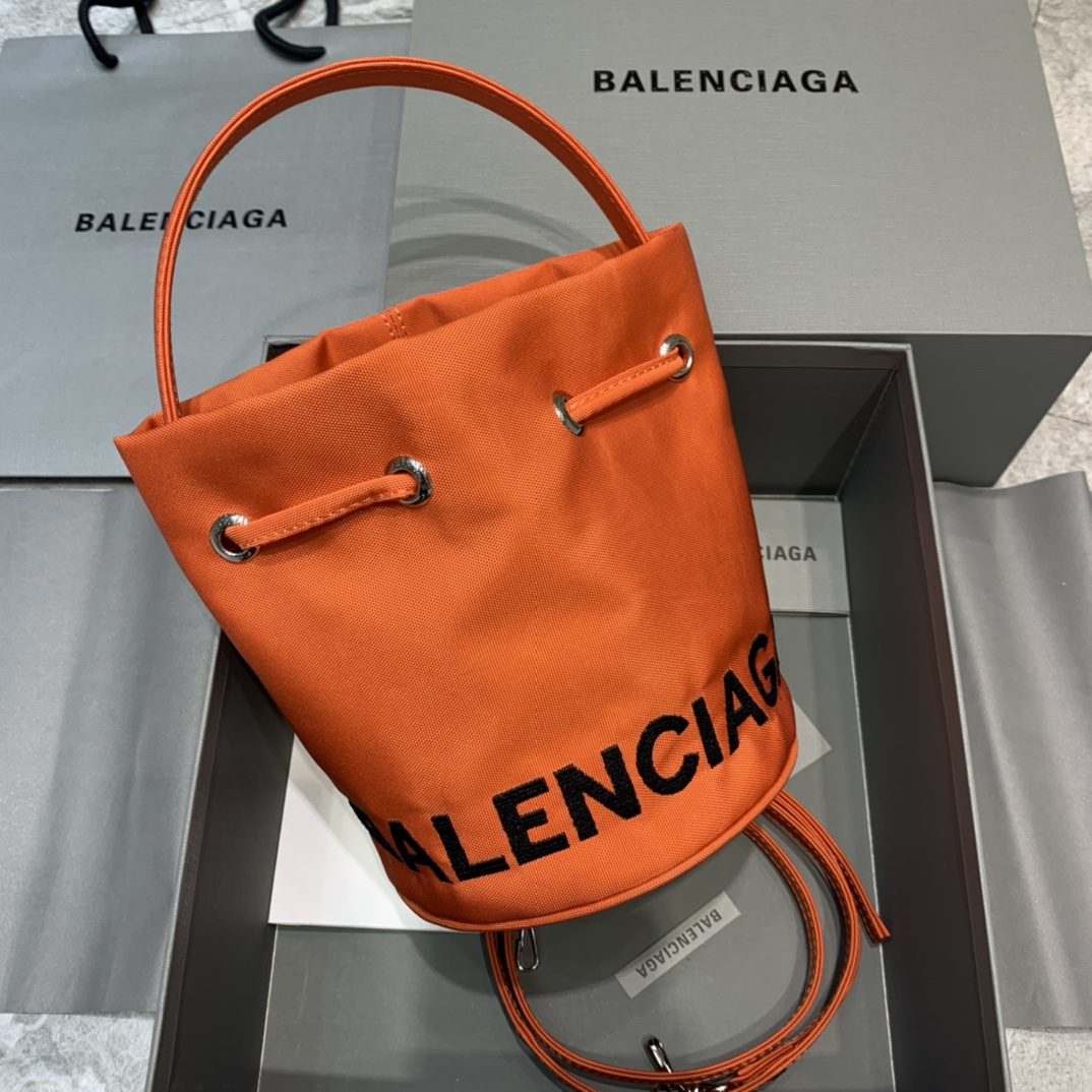 BALENCIAGA Le Cagole Medium Bucket Bag In Orange, For Women, Women’s Bags 11.8in/30cm