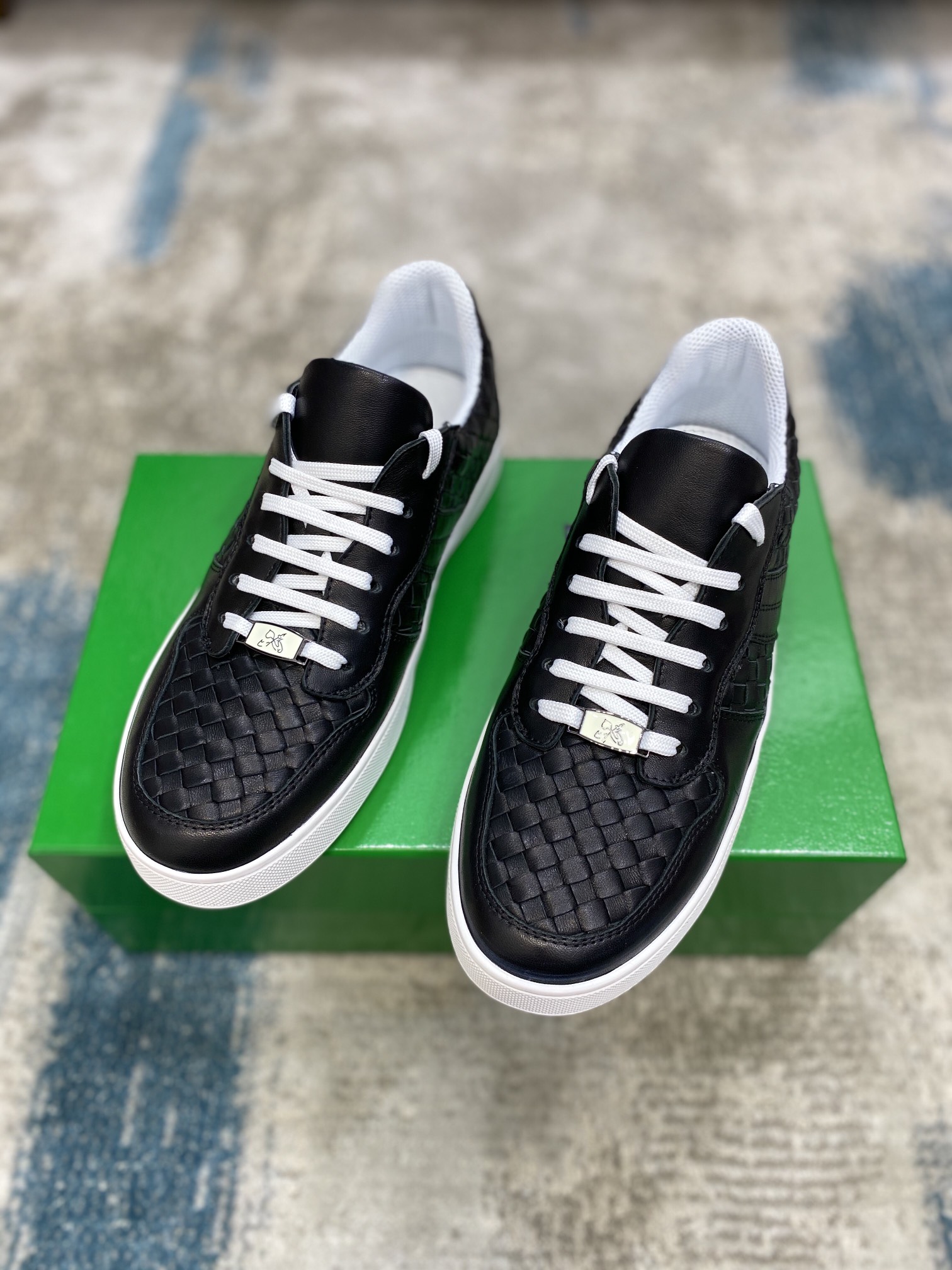 Bottega Veneta Men’s With Wave Line Sneakers Black For Men