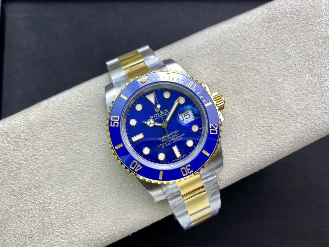 Rolex Submariner Date 41mm Gold/Silver Toned For Men 126613LB