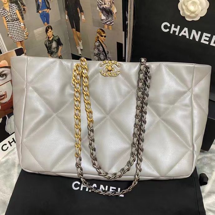 Chanel Shopping Chanel Bag 19 White For Women, Women’s Bags 16in/41cm
